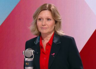 Pourquoi Emmanuel Macron écarte la dissolution de l’Assemblée nationale «Trop coûteuse» : Emmanuel Macron n'envisage pas de dissolution, selon Yaël Braun-Pivet